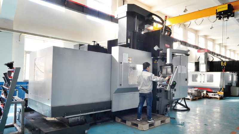 模具制造厂与模具厂报价差异揭秘**