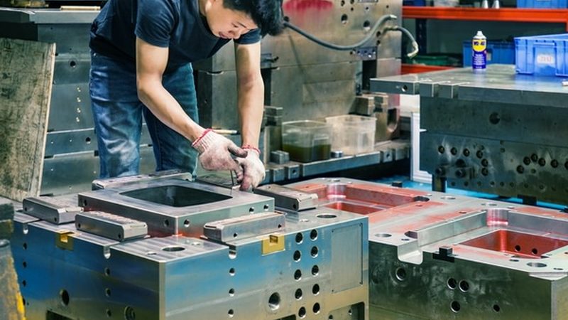 模具加工公差如何精准掌控？**