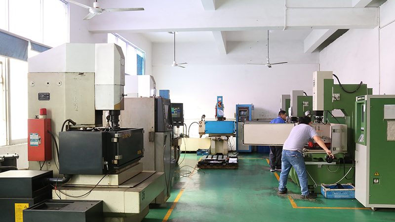 汽车模具：揭秘十大品牌背后的技术奥秘