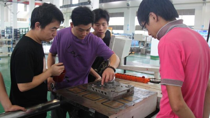 成都汽车冲压模具：揭秘制造工艺与品质标准